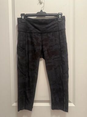 lululemon athletica Black Camo Capri Leggings with Side Pockets